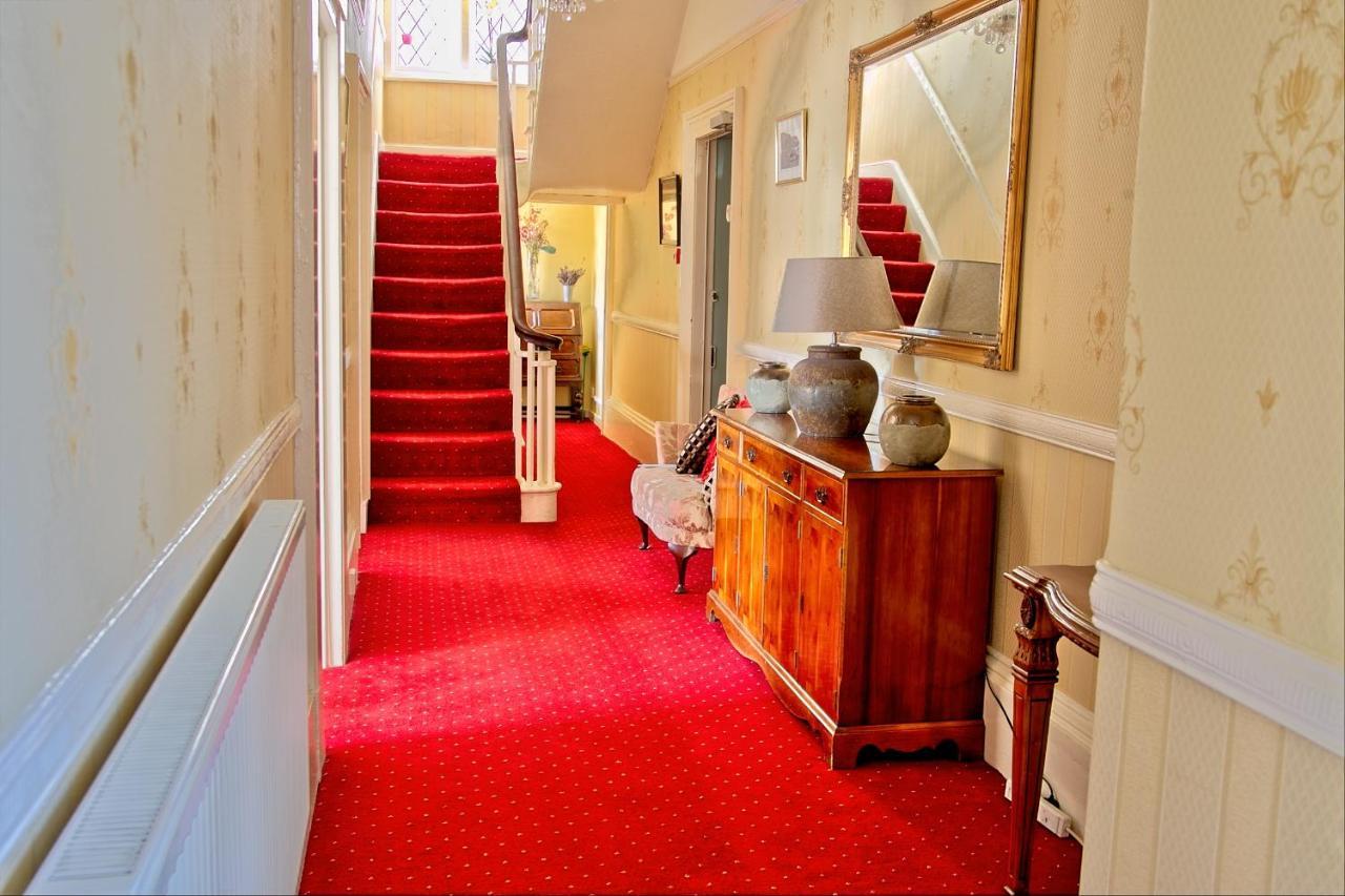 Holcombe House Guest House Llandudno Esterno foto
