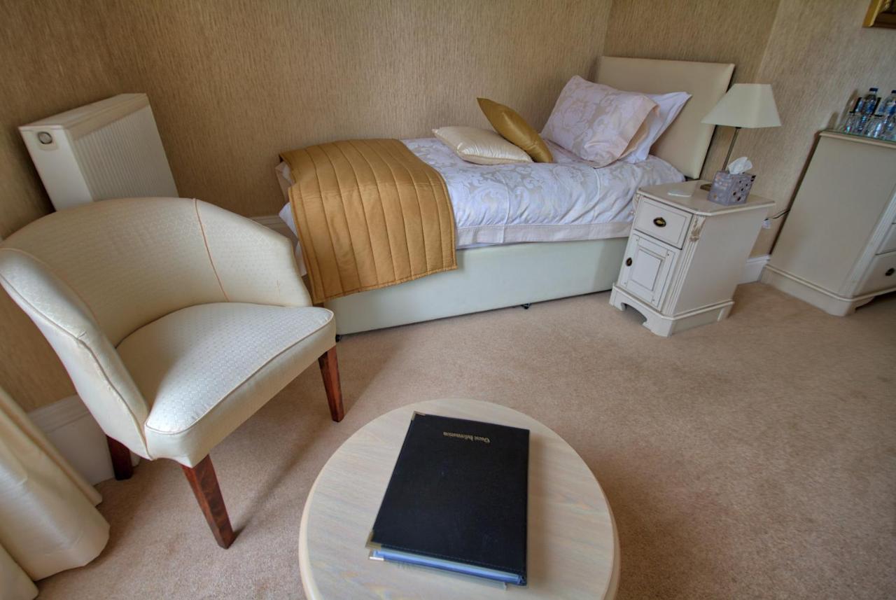 Holcombe House Guest House Llandudno Esterno foto
