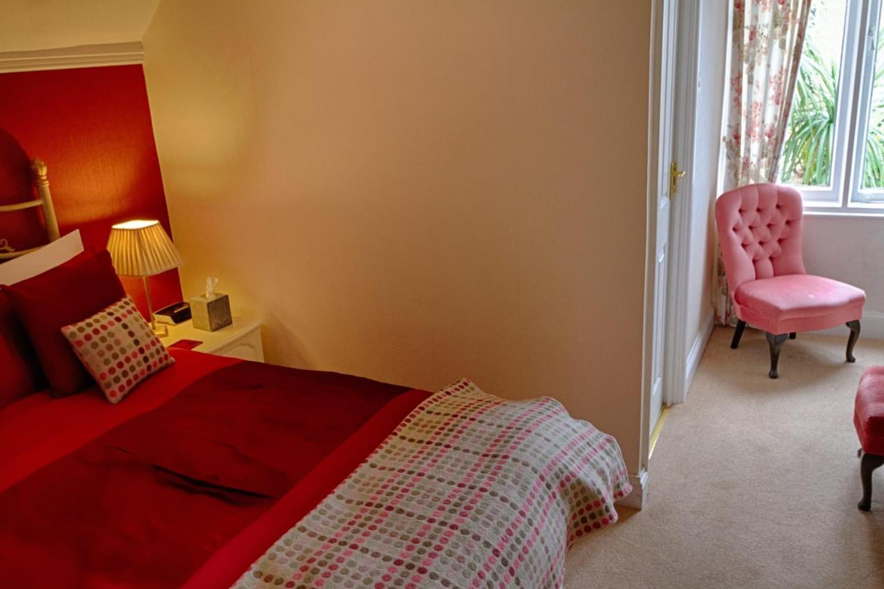 Holcombe House Guest House Llandudno Esterno foto