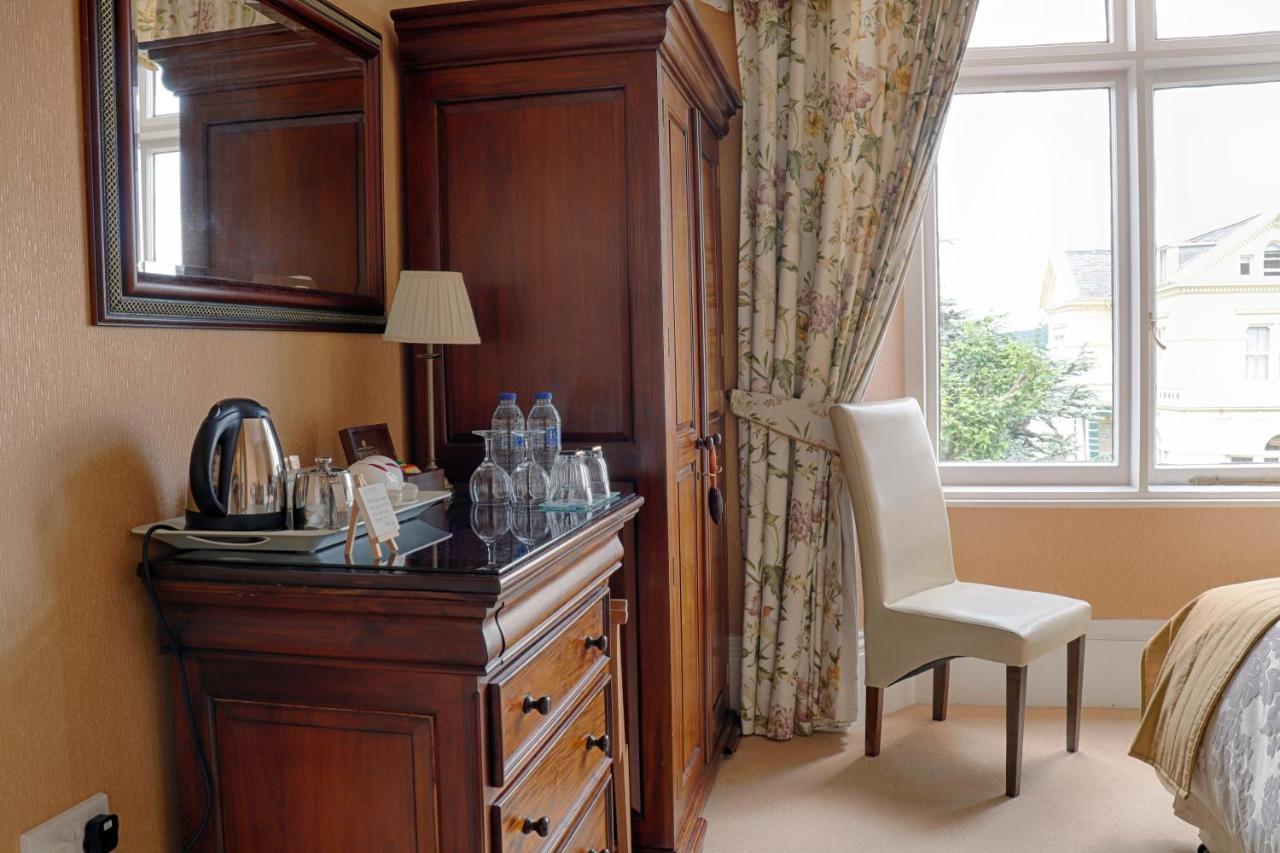 Holcombe House Guest House Llandudno Esterno foto